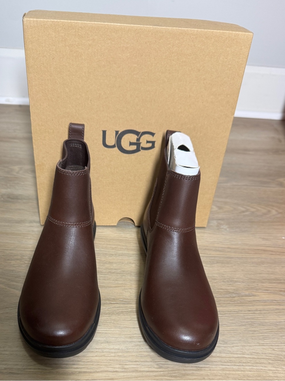 New UGG Hapsburg Chelsea Burnt Cedar Women's Ankle Boots Sz. 8.5 - Picture 3 of 9
